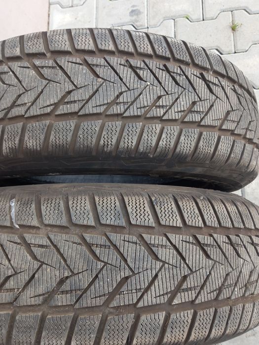 2 cauciucuri iarnă VREDESTEIN 215/60 R15- an 2018