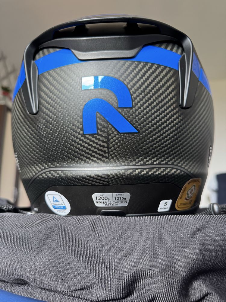 Продавам чисто нова мото каска HJC RPHA 11 carbon размер S