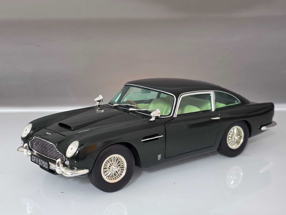 Macheta Auto 1/18 Chrono Aston Martin DB5 1963