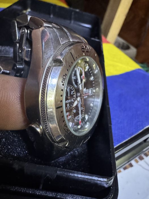 Ceas Lotus impecabil