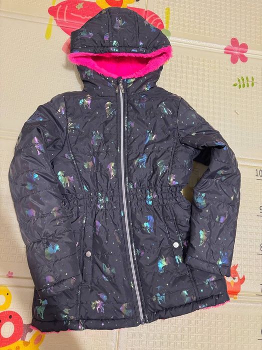 Куртка на девочку в отличном