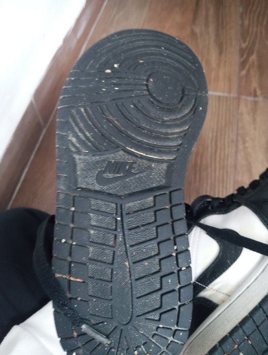 Vând Air Jordan păpucii ai fost purtați de câteva ori mărimea 37