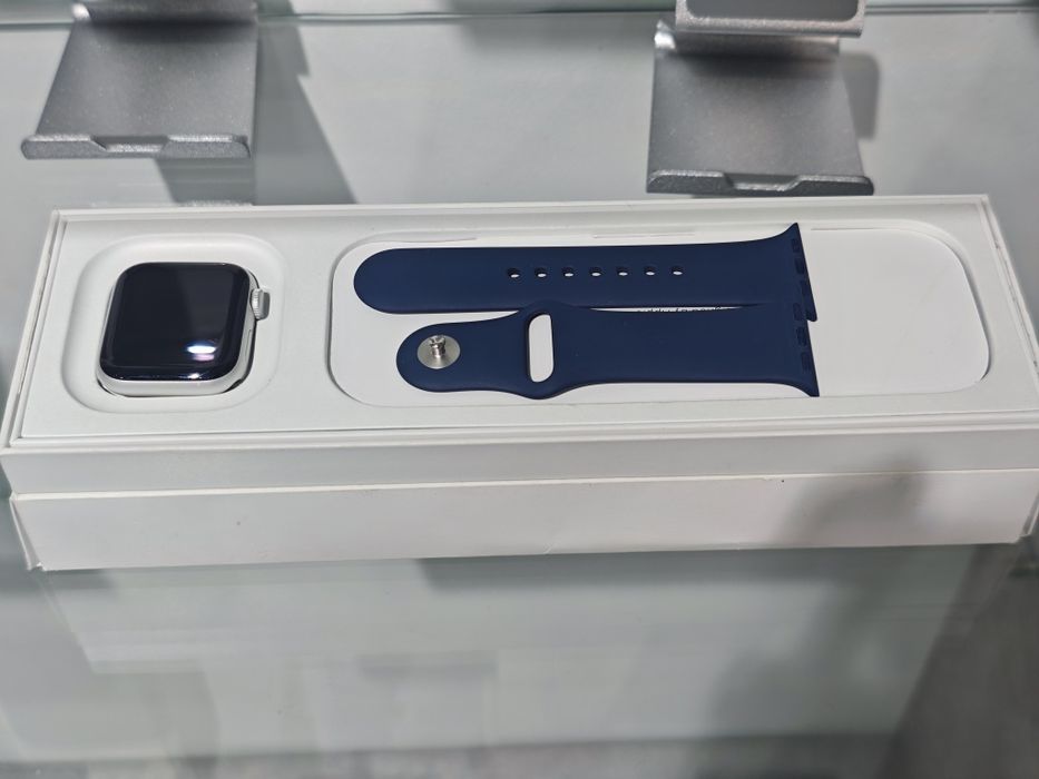 Apple watch se 40mm часы акб 100