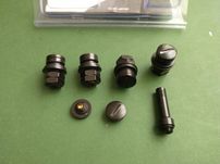 Valve metalice ascunse negre