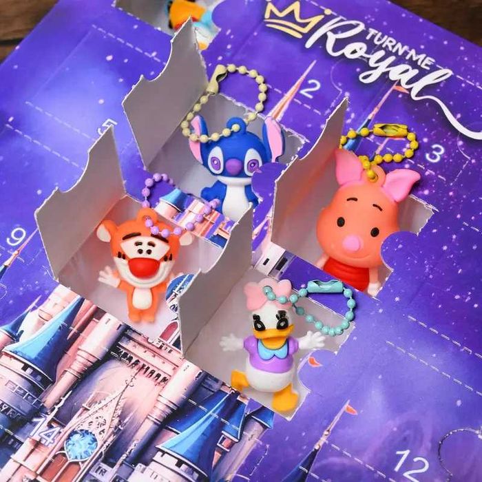 Коледен календар с 24 фигурки Дисни Мики Маус Стич изненади подаръци