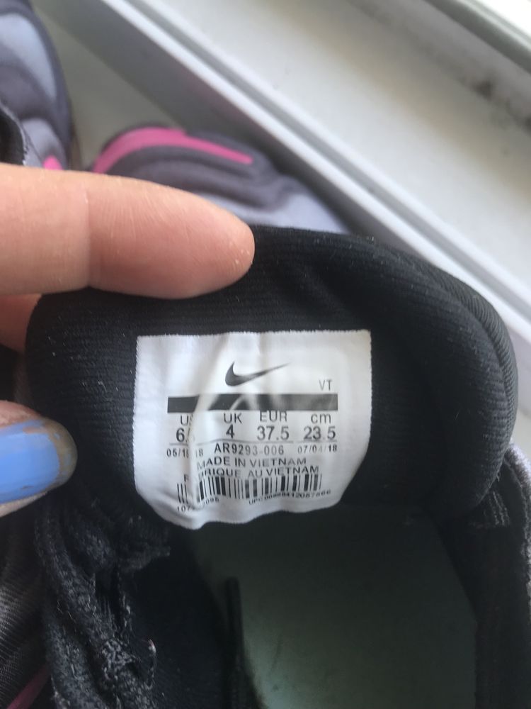 Оригинални маратонки Nike 37,5