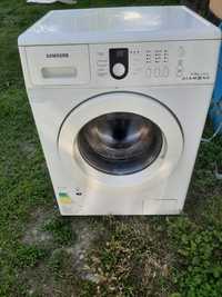 Продам стиральную машину Samsung б/у работает  исправно