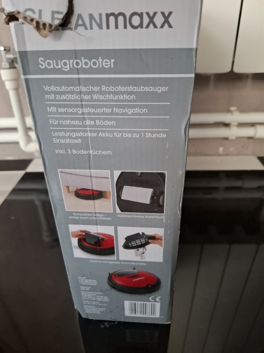 Aspirator robot cu acumulatori