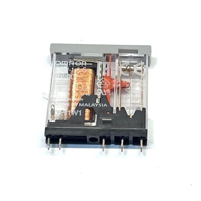 Обменяю Электромеханические реле Omron на хорши Айфон 15 промах