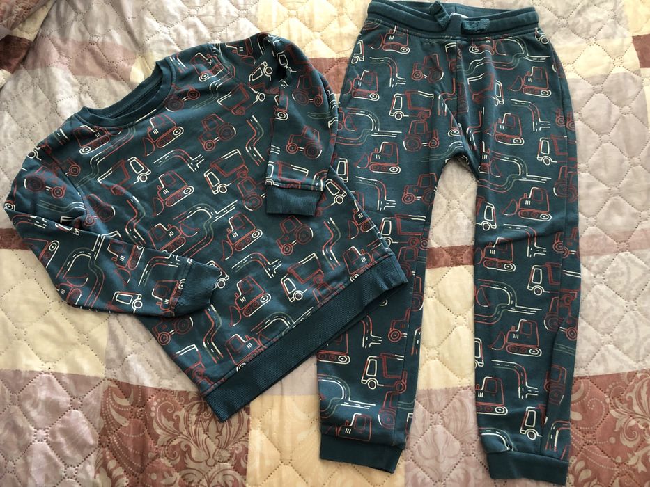 Дрехи за момче 6-7г (122 см) лека вата - комплекти, суичъри, долнище