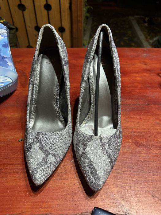 Pantofi cu toc givana