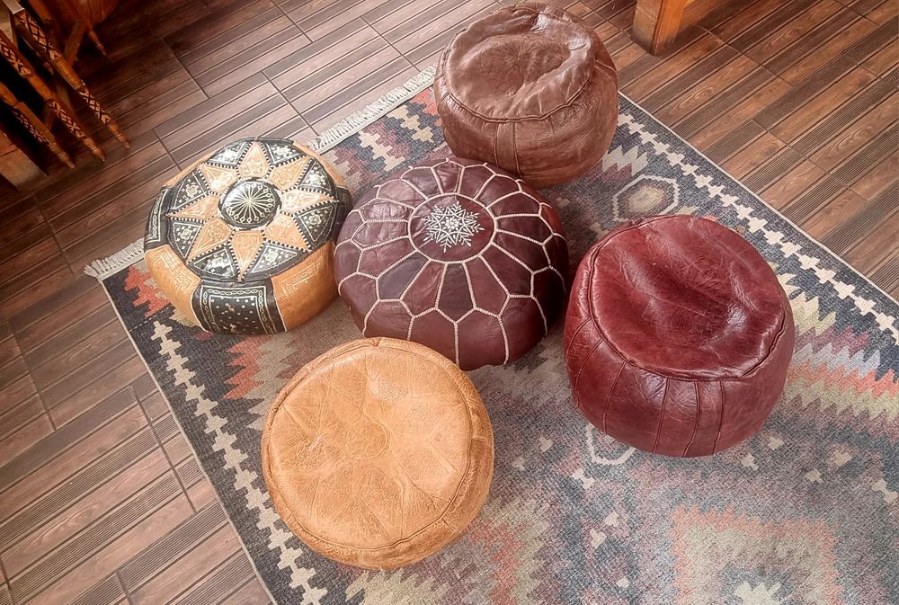 Pufuri/tabureti din piele naturală, mese, saltele in stil turcesc