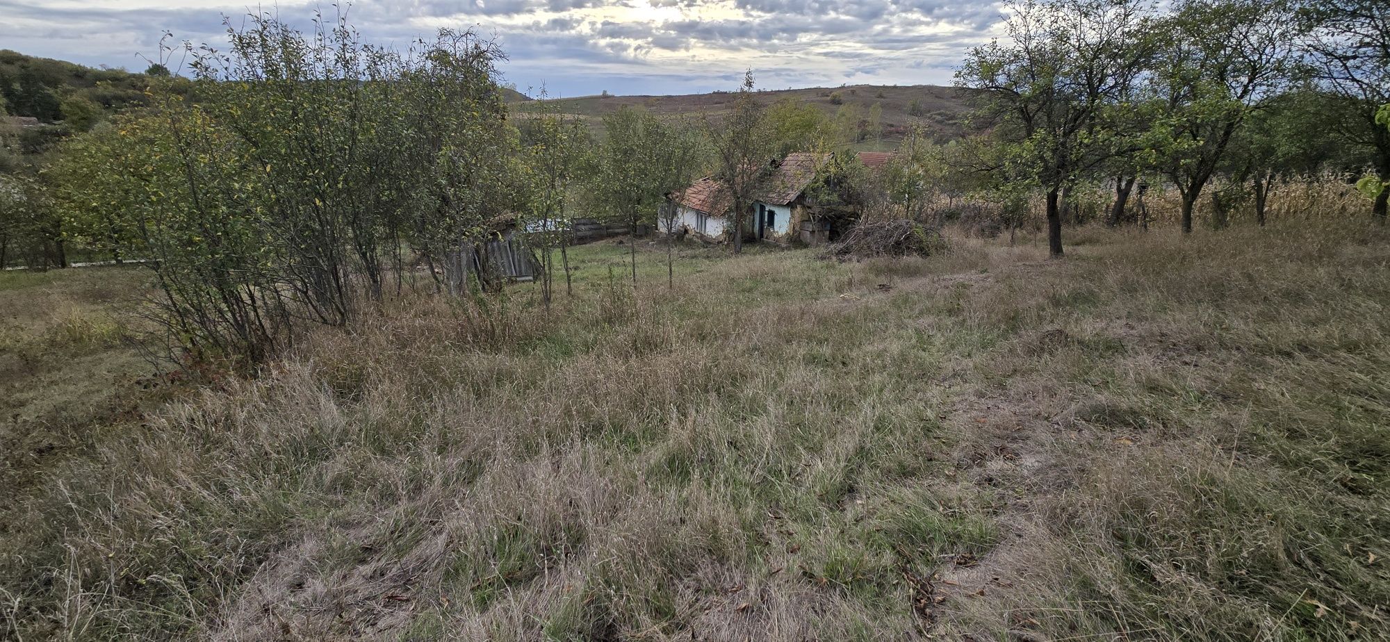 Casa cu teren intravilan 1400 mp