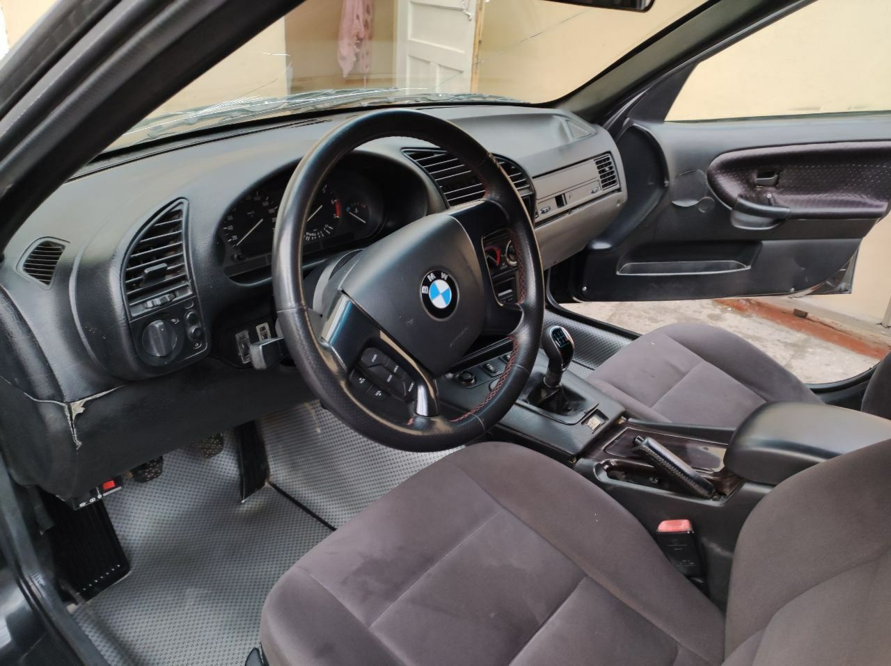 BMW E36  316i 1.6 mator binzin va 4- pokaleniya prapan