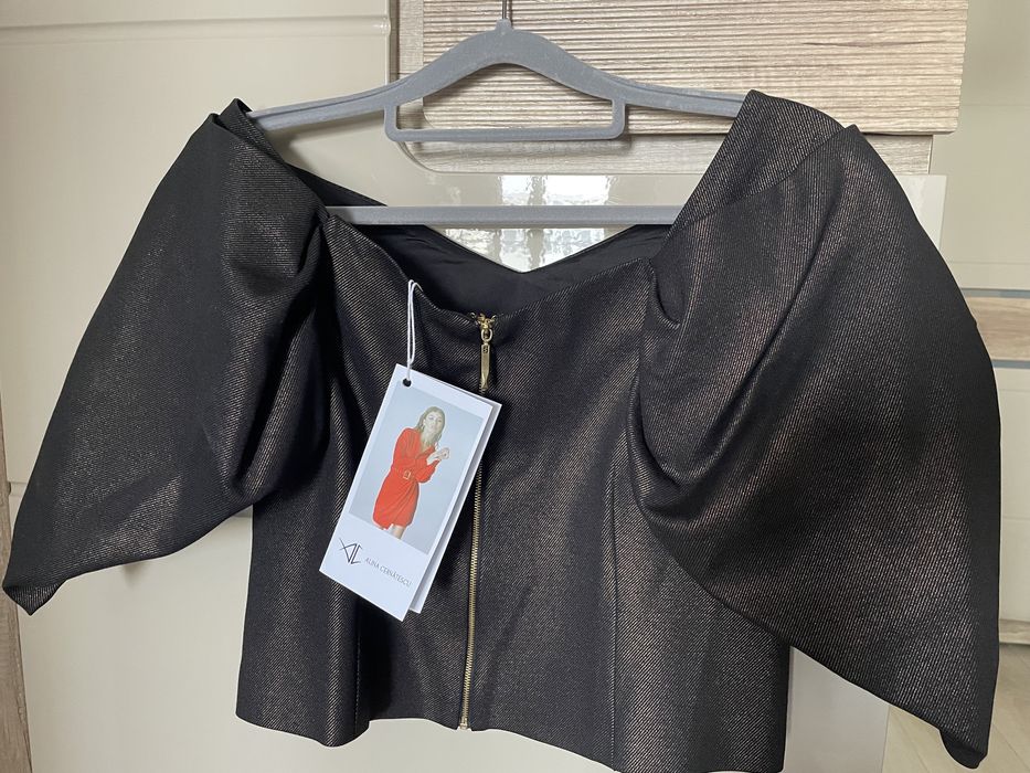 Top maro cu fir auriu Alina Cernatescu L nou