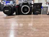 Продавам фотоапарат Nikon D3000 Комплект с чанта
