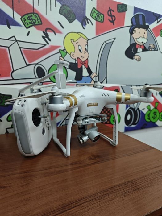 Продается дрон DJI Phantom 4K