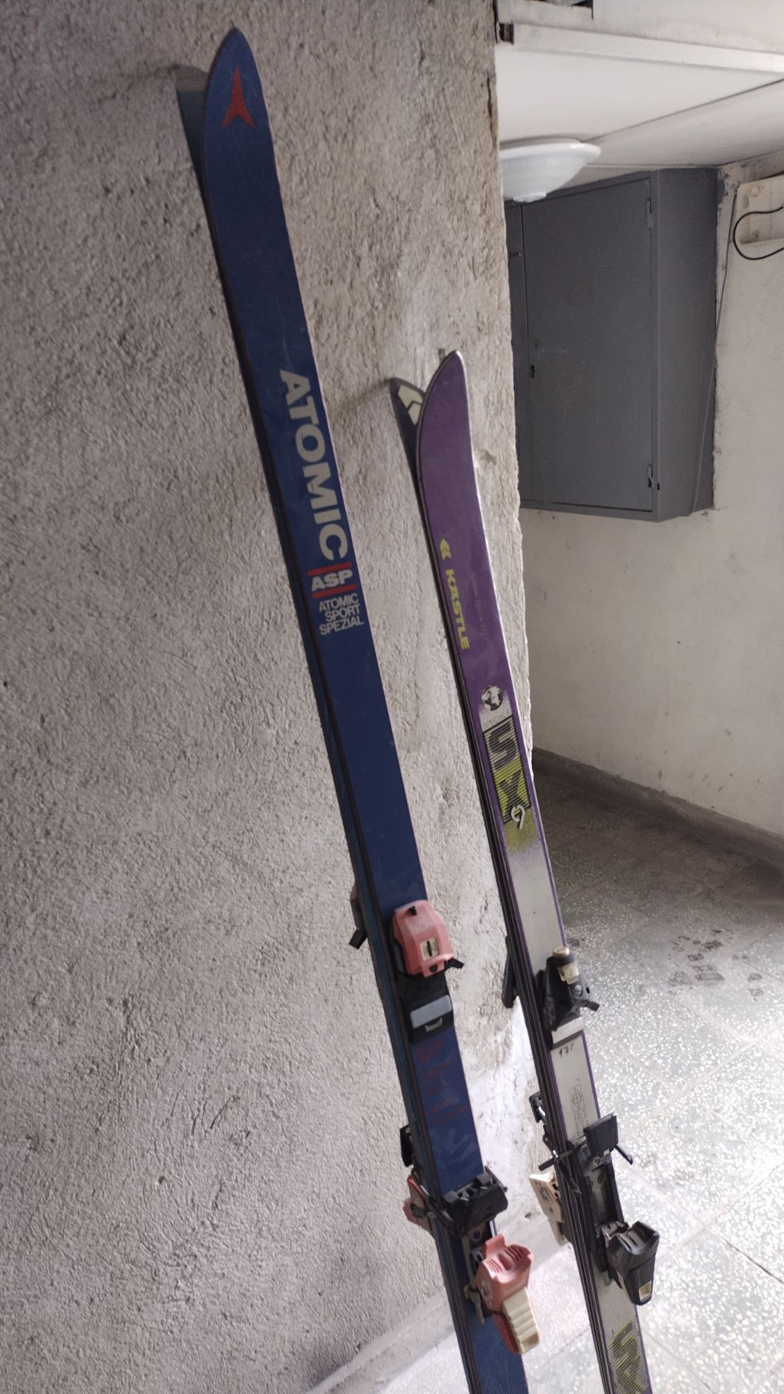 Ски с автомати Kastle 170 cm Salomon, Atomic 190 cm Marker