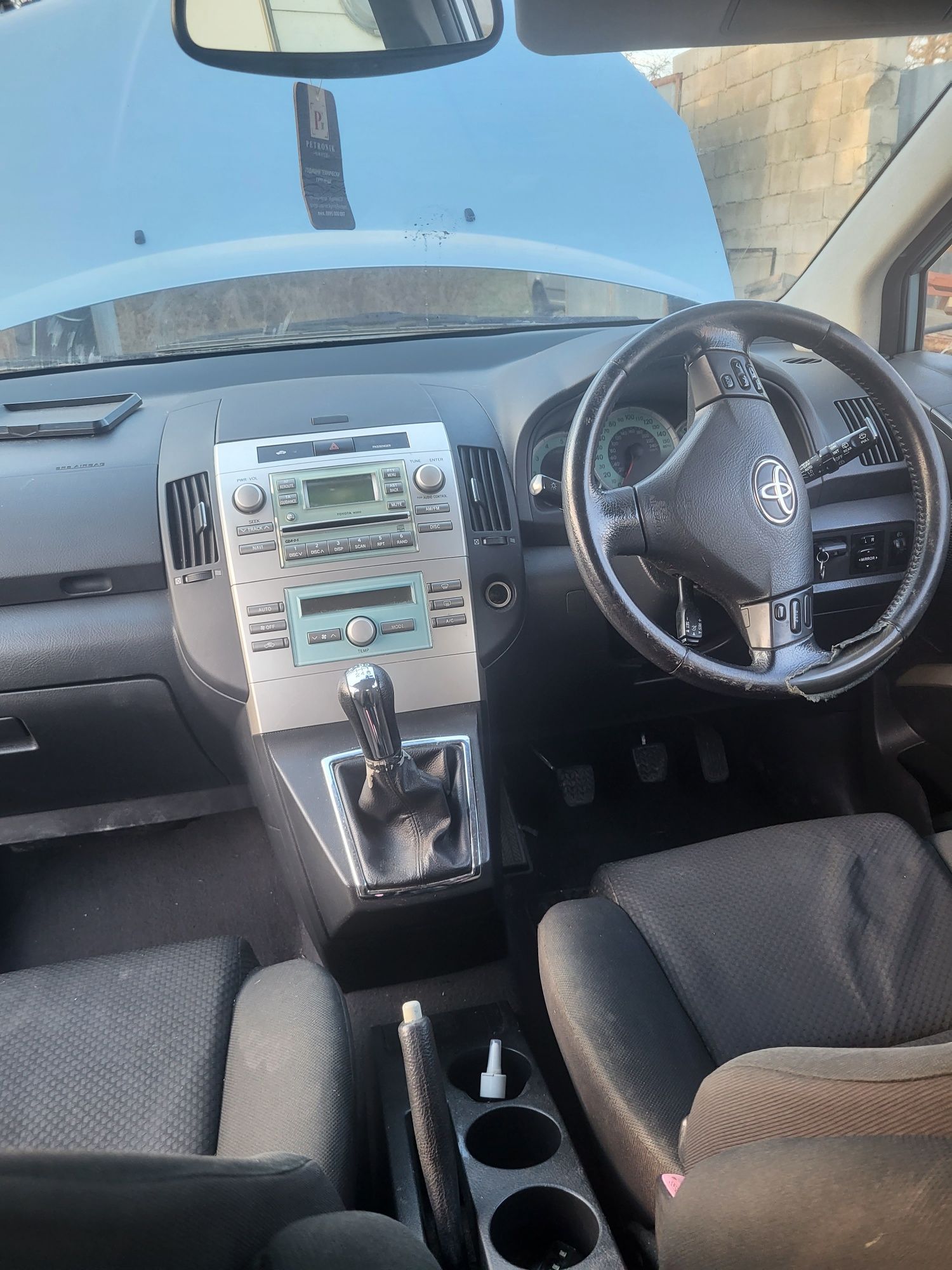 Toyota Corolla Verso 2.2D4D 136kc  НА ЧАСТИ