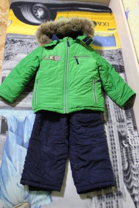 Зимний комбинезон (куртка, штаны) 4-5 лет
