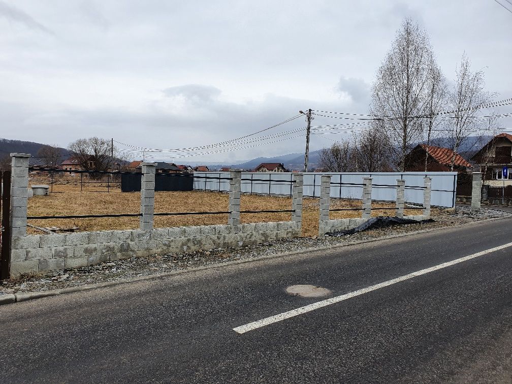 De vanzare teren zona turistica langa turnul Belvedere. Negociabil.
