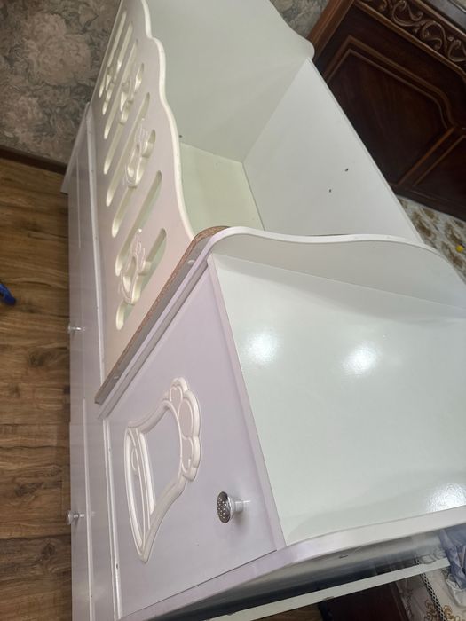 Detskiy kravat va belanchak sotiladi