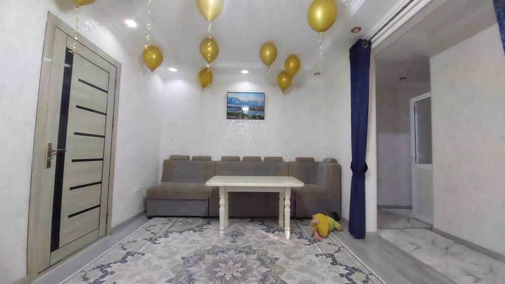 Kuxinni ugalok stoli bilan axvoli yaxshi tumbachasi 2ta