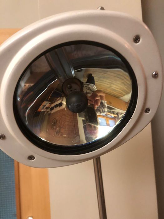 Стара медицинска лампа