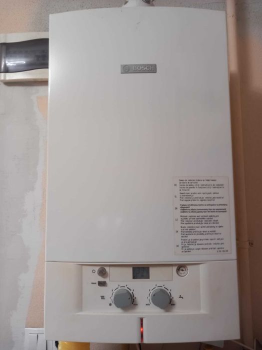 centrala termica pe gas BOSCH-functionala,stare foarte buna