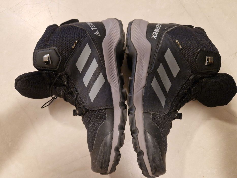 Bocanci Adidas Goretex, 37.5