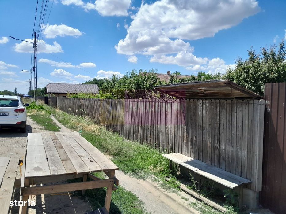 Movilita - vanzare casa 5 cam plus livada pe rod si teren 1800 mp