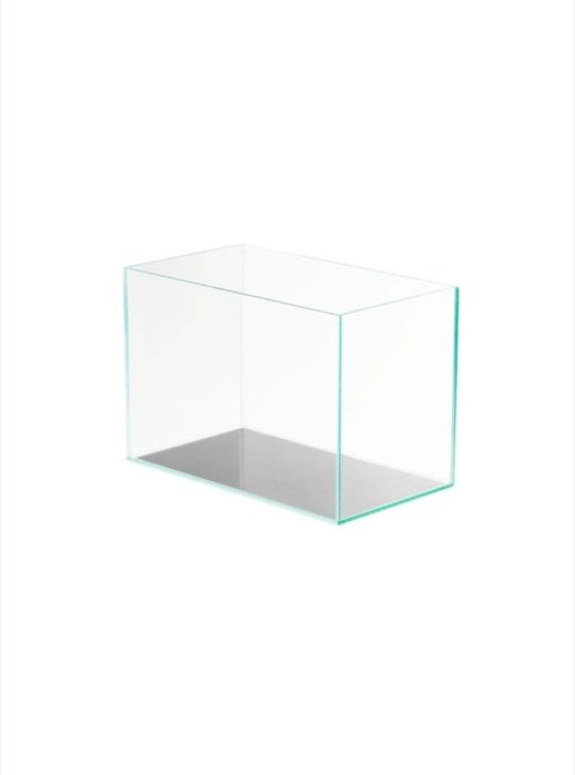 Vând acvariu are 30 de litri folosit dar in stare buna