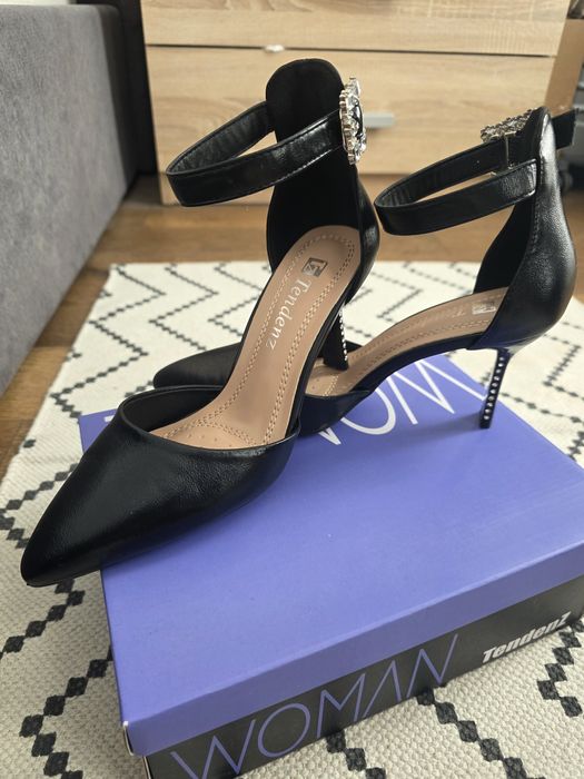 Официални дамски обувки