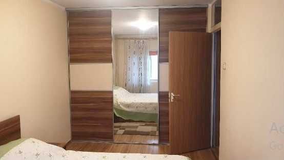 Proprietar, inchiriez apartament cu trei camere in sectorul 5