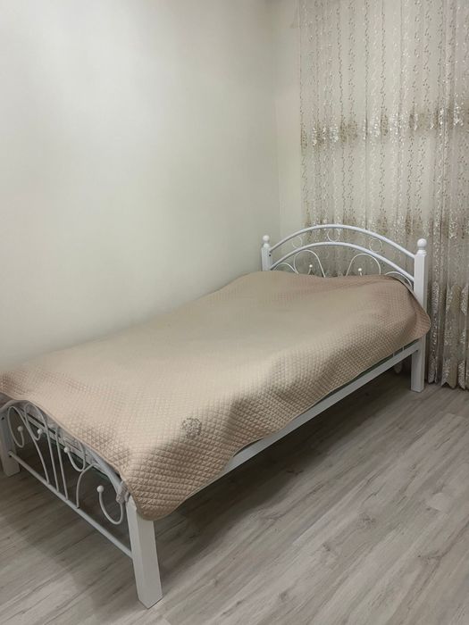 Кровать 1.20 с матрасом, полуторка