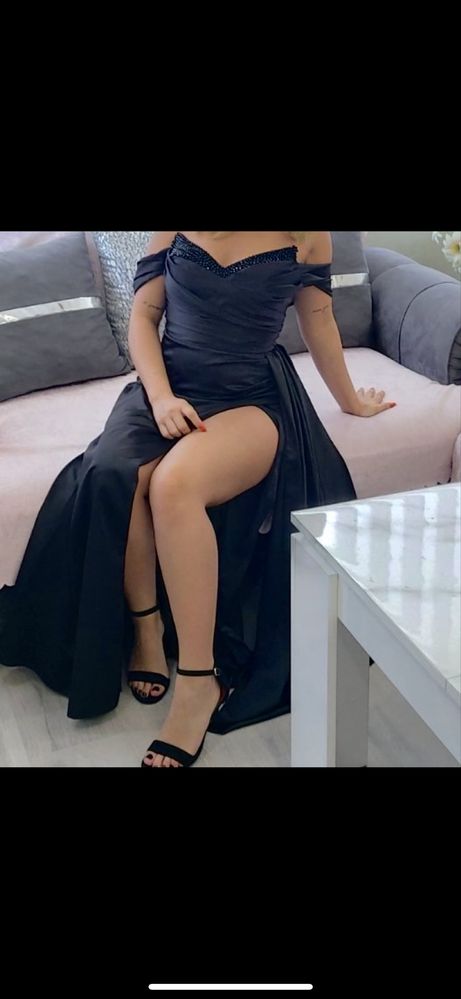 Официална черна рокля