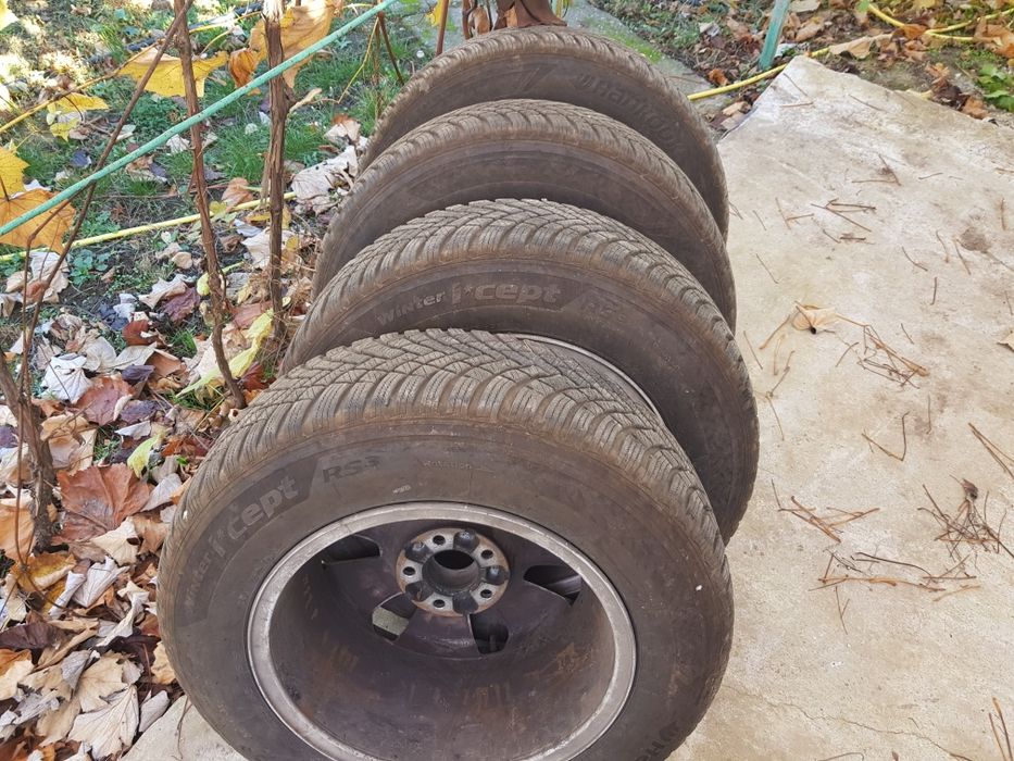 Vand 4 anvelope iarna ca noi Hankook icept RS3 215/65/16