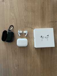 Наушники Apple Airpods Pro в отличном состоянии.