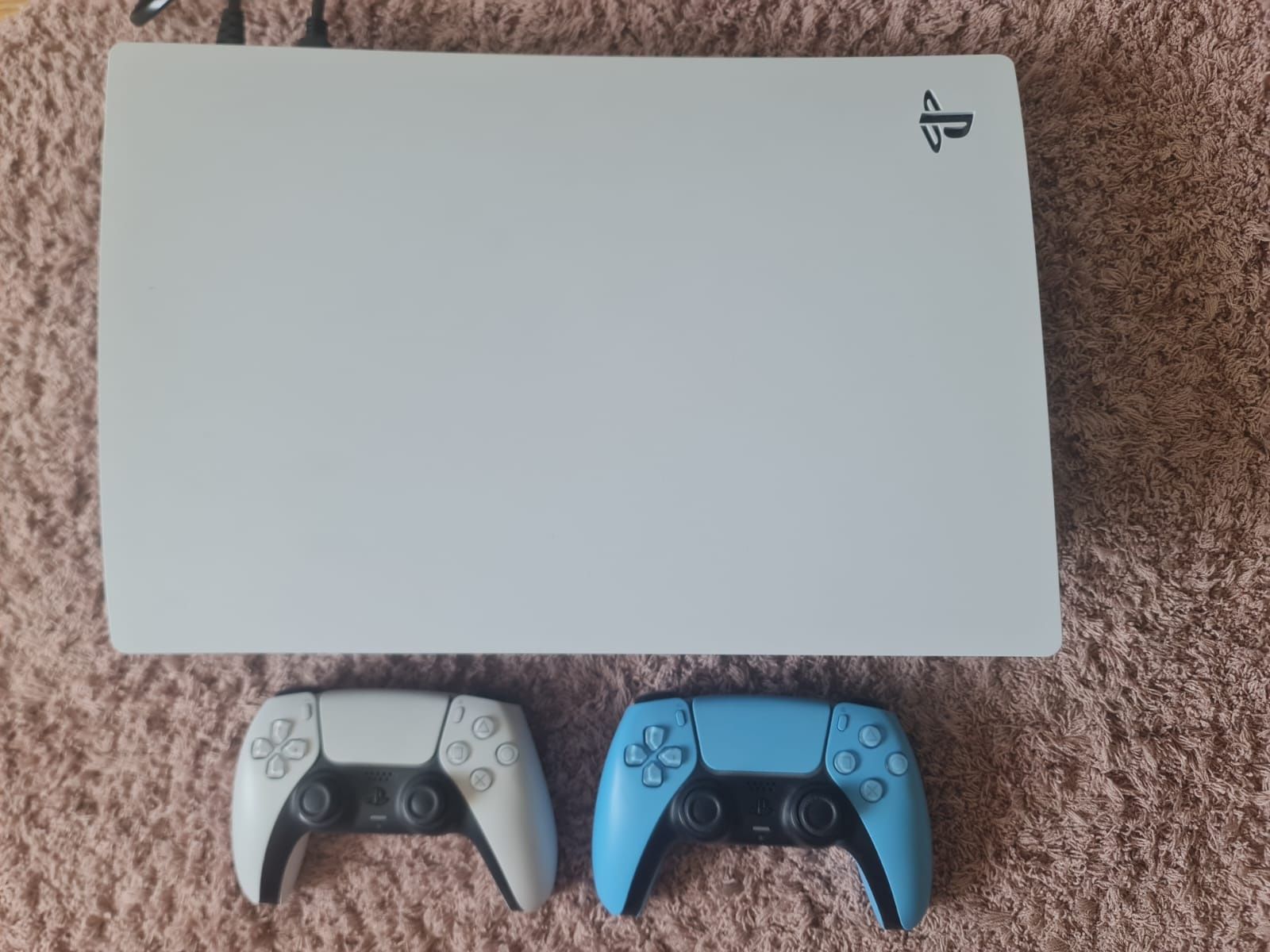 PlayStation 5 cu disk + 2 controllere