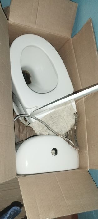 Унитаз сатылады.