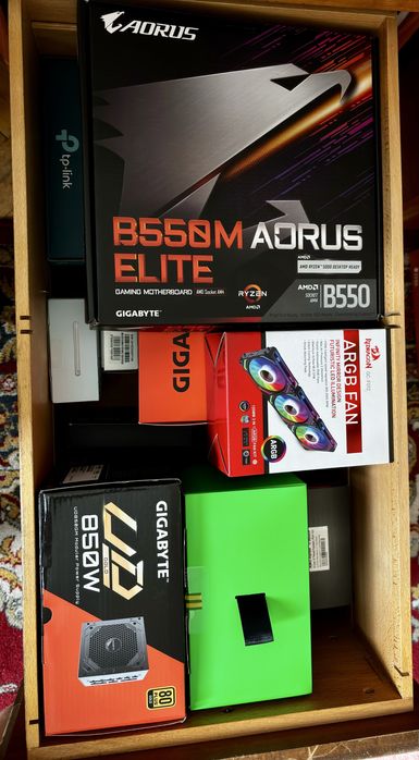 PC Gaming Ryzen 5 5600X, RX 7600XT 16GB, 32GB RAM, SSD 1TB, AIO