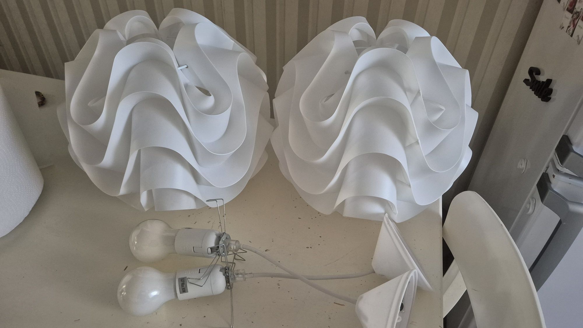 Lustra cu abajur din plastic