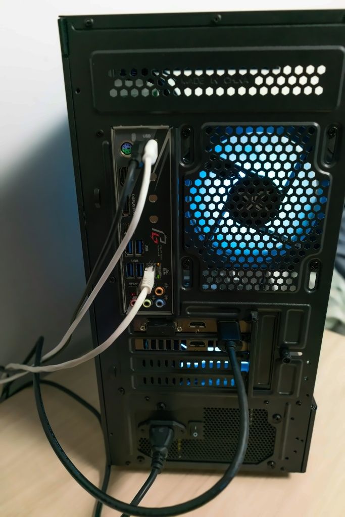 Геймърски компютър с RTX 2060 – Перфектен за игри и работа!
