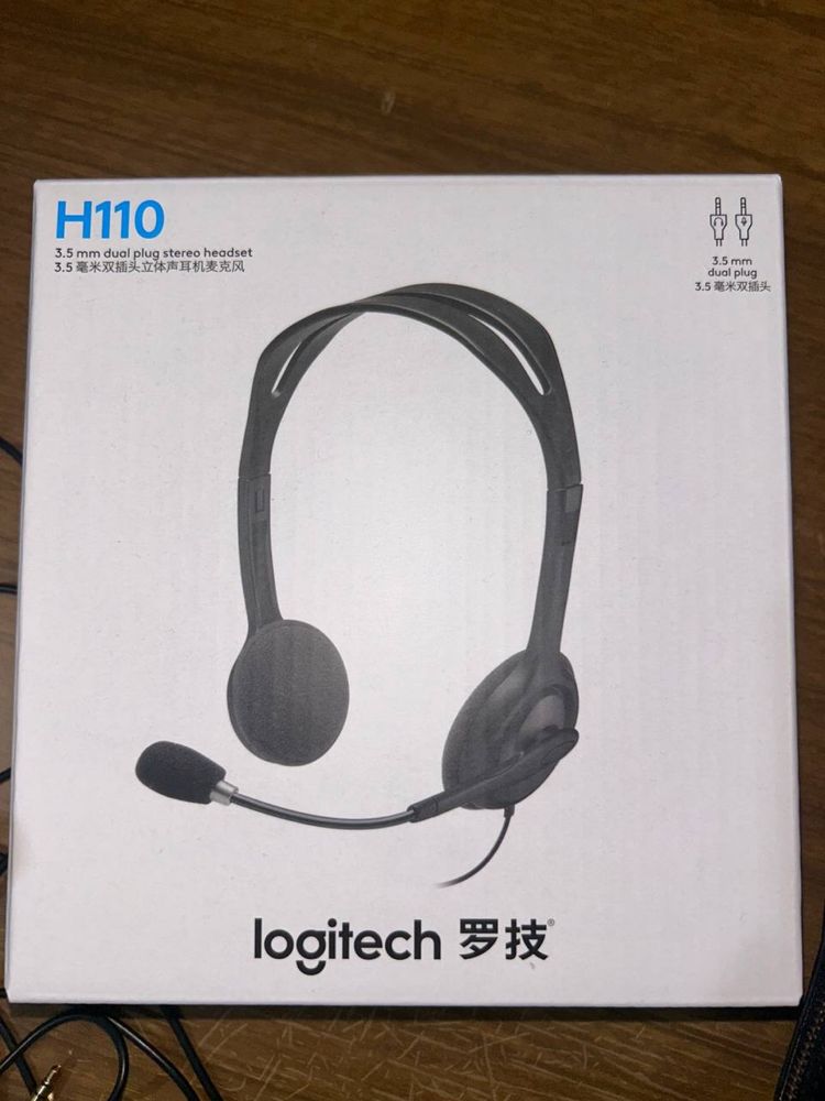 Гарнитура : Logitech  3.5 mm dual plug stereo headset