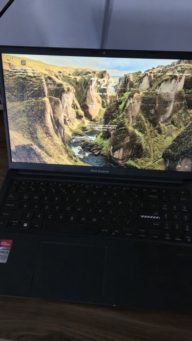 Laptop business Asus Vivobook 15 ryzen7