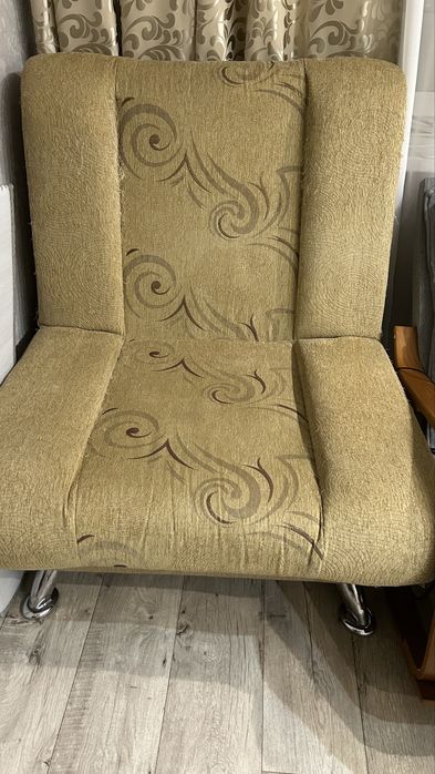 Продам диван и два кремла б/у