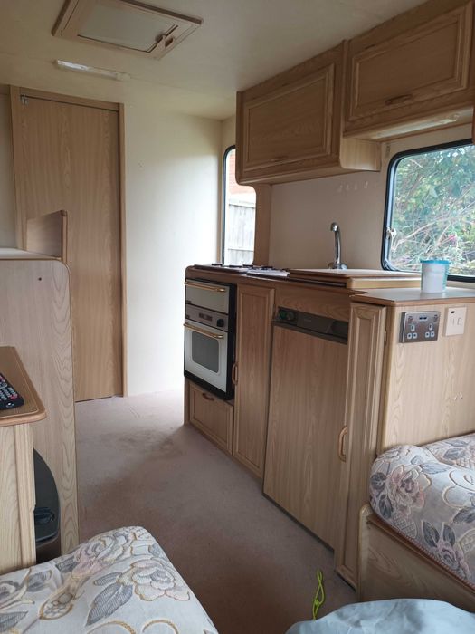 Каравана Lunar 4-места