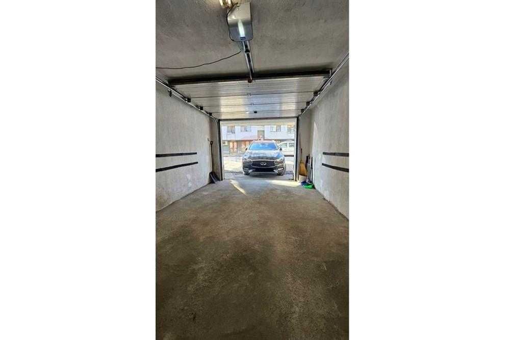 Продава се Тристаен апартамент в София, Витоша - 104 кв.м за 12 €/кв.м - Снимка #18