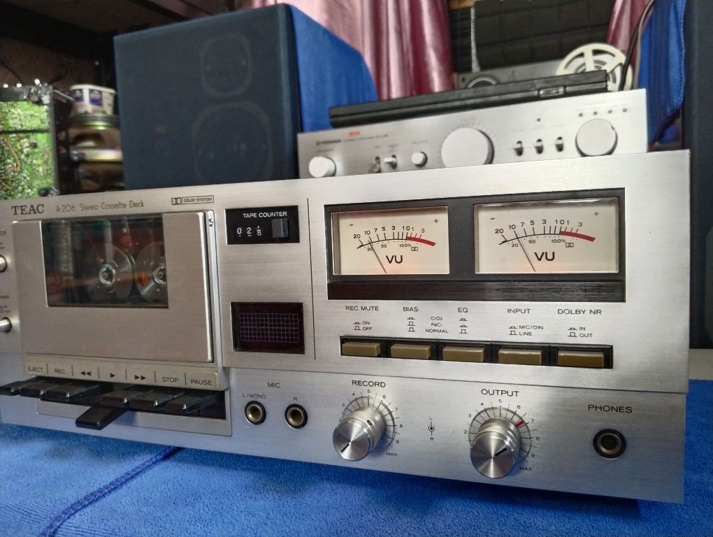 TEAC A-206 кассетная дека