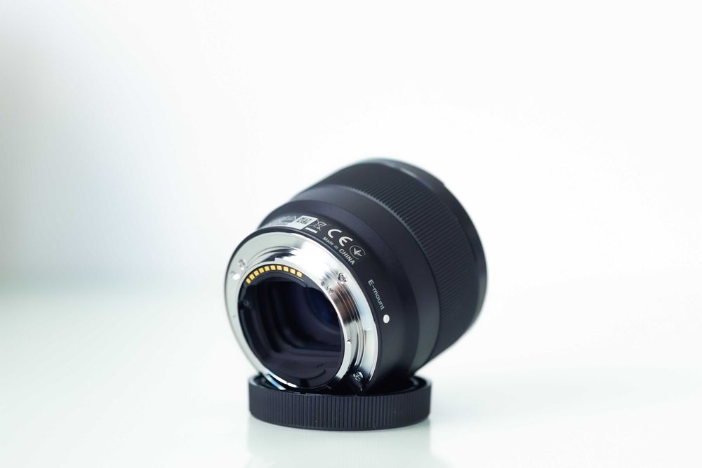 Obiectiv SONY 50mm f1.8 NOU + parasolar